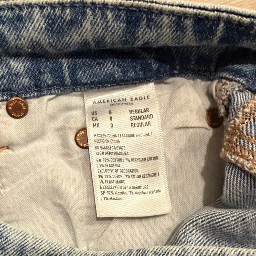 American Eagle Outfitters Light Blue Distressed Straight Leg Jeans - Picture 4 of 4